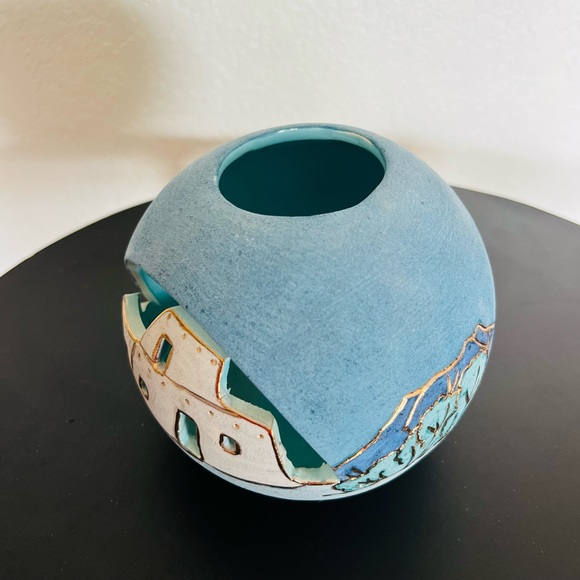 Vera Russell Southwestern Pottery with 22k Gold Inlay Trim Accents 1987: Signed - Picture 8 of 10